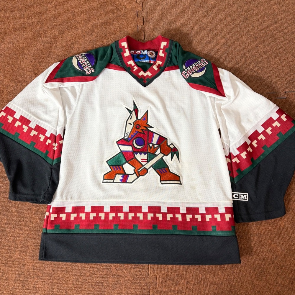 Vintage CCM Phoenix Coyotes NHL Hockey Jersey White Kachina Latham 2 Mens Medium
